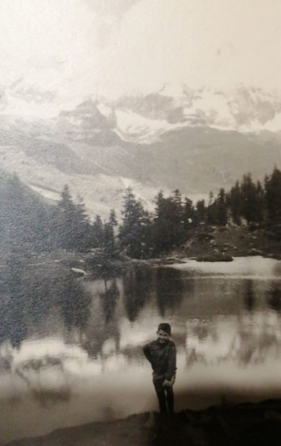 Cervinia e dintorni, nella foto di copertina l'autore dell'articolo al Lago Blu negli anni '60